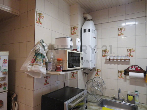 Imagen 14 de 21 de Departamento 4 Ambientes Al Frente Con Balcon 2° Por Escalera