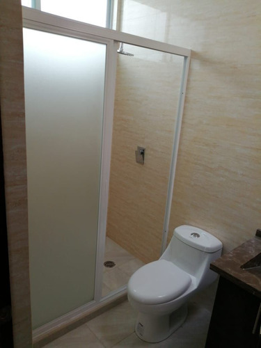 Hermosa Residencia En La Condesa Juriquilla, Estudio O 4ta Rec En Pb, Jardín,.