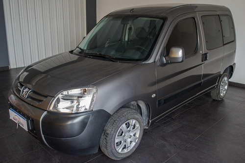 Imagen 3 de 14 de Peugeot Partner Patagónica Hdi 1.6 Furgon Mixto Ab357