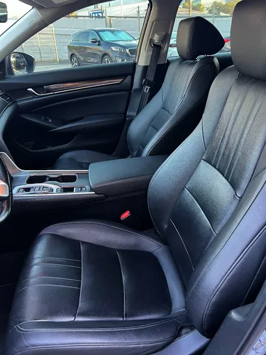Honda Accord 2.0 Touring At