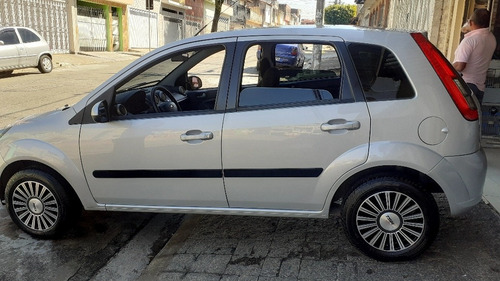Imagem 2 de 9 de Ford Fiesta 2013 1.0 Flex 5p