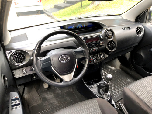 Toyota Etios Aibo 1.5 Mt 2022 Utilitario