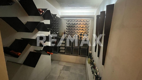 Casa En Venta A 3 Cuadras De Av. De Las Palmas Con Terraza Y Seguridad