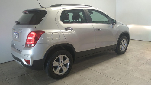 Imagen 4 de 10 de Chevrolet Tracker 1.8 4x2 Fwd Ltz Premier 2017