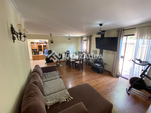 Casa Remodelada En Venta De 2 Dorm. En La Reina