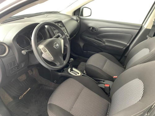 Nissan Versa Sense Pure Drive F4 At 2018 43.800 Km. Plateado