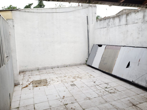 Imagen 7 de 23 de 2 Amb Venta Castelar C/patio - Entra. Independient
