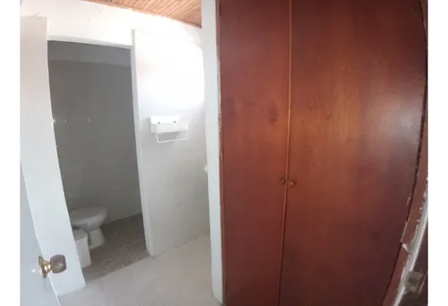 Vendo Casa De Dos Niveles En Los Nogales.