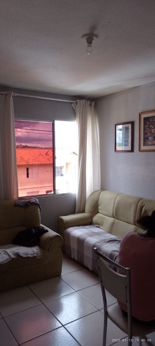 Casa 2 Quartos Sala Cozinha E Banheiro E Lavanderia
