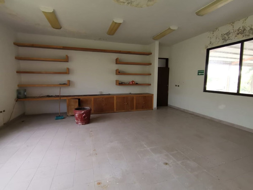 Imagen 13 de 30 de Terreno Comercial / Industrial Con Oficinas Y Galera