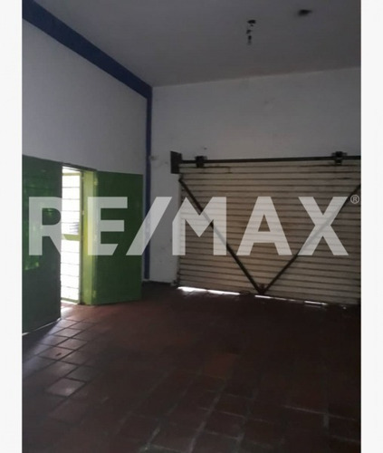 Imagen 3 de 6 de Se Vende Local Comercial En La Av. Principal De Los Guaritos
