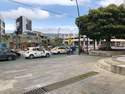 Local Comercial En Renta Blvd Belisario Con Estacionamiento