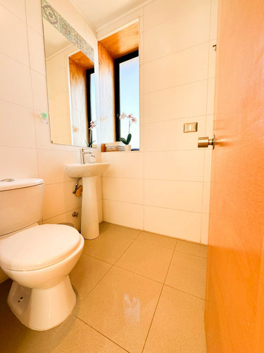Espectacular Casa En Fundo Con Acceso Controlado Los Andes