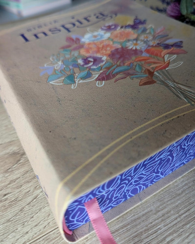 Biblia Inspira Acuarela Rosa Con Filament, Ntv, Letra 8 Pts