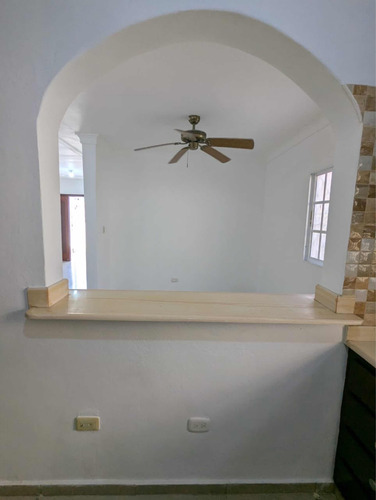 Casa Ubicada En El Sector De Vista Catalina, La Romana