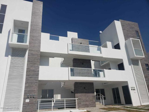 Zakia Departamento De 2 Recamaras Y 111 M2 En Venta Se1640