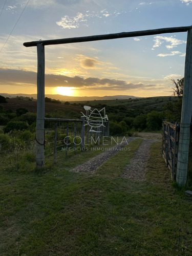 6 Has Y Media Con Buena Casa Entre Las Sierras De Pueblo Edén