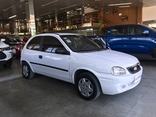 Chevrolet Corsa Classic 1.6 Gl Aa 3P