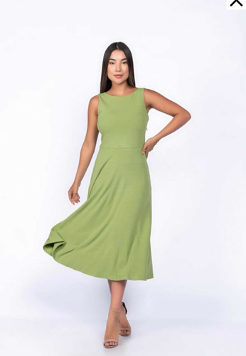 Imagem 2 de 5 de Vestido Midi Alfaiataria Com Decote Joia Malha Verde Jade