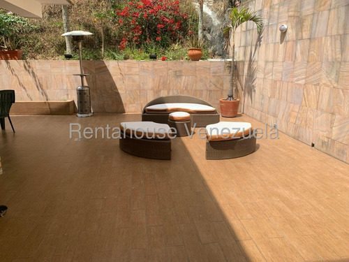 Buscas Una Quinta Donde Puedas Compartir Momentos Con Tus Familiares Y Amigos? Aqui La Tienes,moderna, Calle Cerrada Vigilancia Privada,amplia Y Bella Cocina Para Disfrutarla. Está En Alto Hatillo