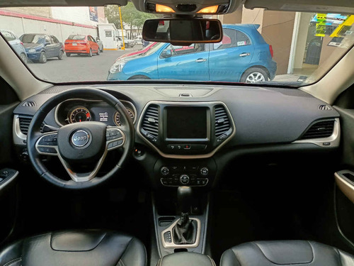 Imagen 9 de 15 de Jeep Cherokee 2017 5p Limited 4x2 L4/2.4 Aut