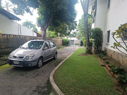 Casa En Venta En Country Club Caracas Para Remodelar Pozo De Agua Chacao Caracas Casas Angela Tochon 2000 Metros Terreno