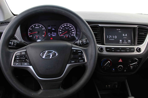 Imagen 12 de 15 de Hyundai Accent 2018 4 Cilindros