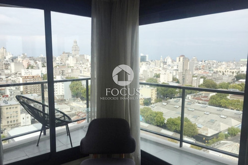 Venta Apartamento 2 Dormitorios Con Terraza Al Frente, Piso 25 En Centro