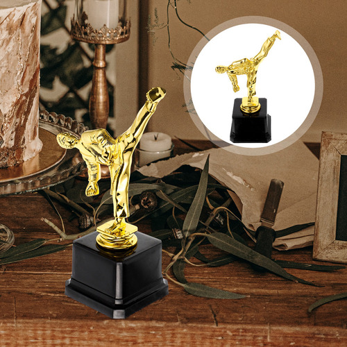 Estatua Del Trofeo De Taekwondo Con Decoración Del Trofeo De