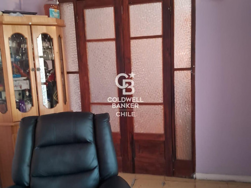 Casa Centro De Quilpué Con Amplios Espacios