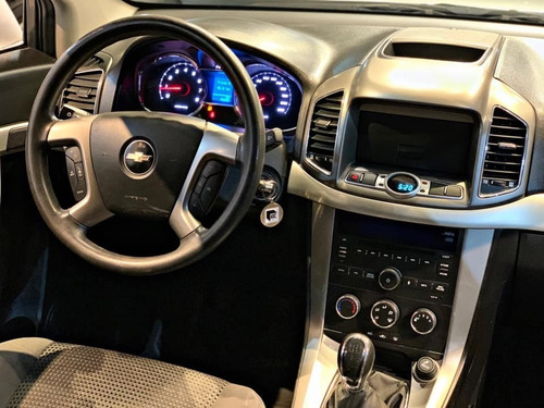 Chevrolet Captiva Ls 2.4n 7 Plazas 2016 78.000km Gris