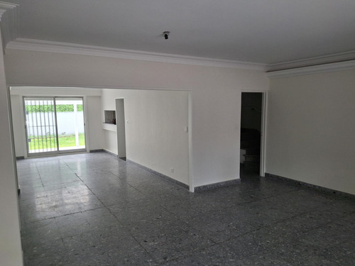 Casa De 6 Ambientes En Alquiler La Lucila