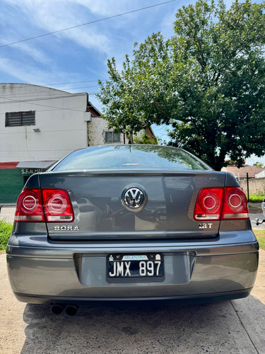 Volkswagen Bora 1.8 Highline T 180cv Cuero
