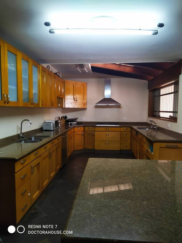 Imagen 5 de 15 de Casa En Venta Country Club Caracas 2000 Mts De Terreno 7 Habitaciones Y 7 Baños 04142592858 04129114864