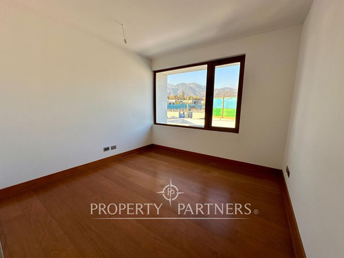 Casa Mediterránea En Condominio Recién Entregada A...