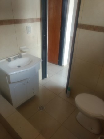 Venta Departamento En Isidro Casanova. 2 Ambientes Amplios