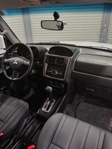 Mitsubishi Pajero TR4 2.0 4x2 Flex Aut. 5p