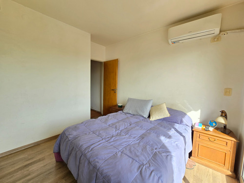 Departamento Con Balcón Y Cochera En Venta -villa Sarmiento