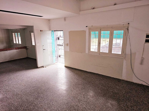 Venta De Casa A Refaccionar En La Banda