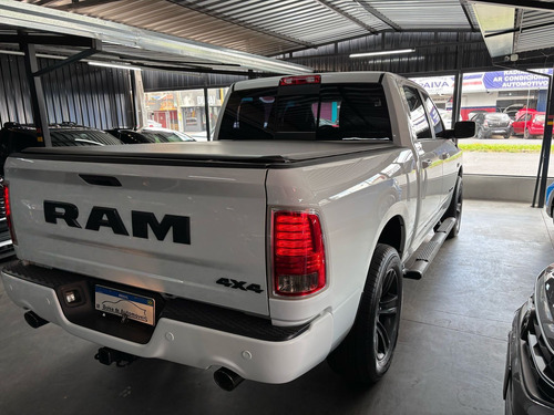 RAM Ram Classic 5.7 Laramie Night Edition Cab. Dupla 4X4 Aut. 4P