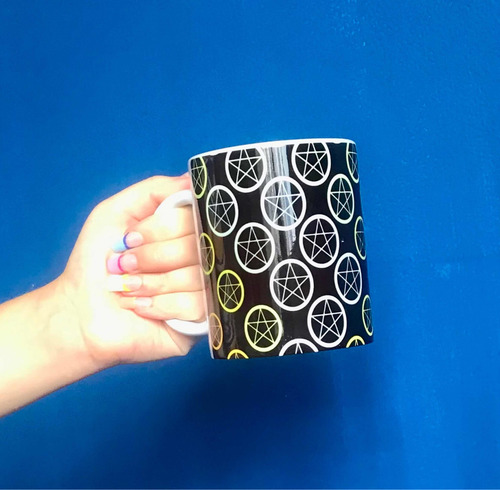 Imagen 3 de 4 de Taza Once Onzas Con Motivo Del Pentagrama
