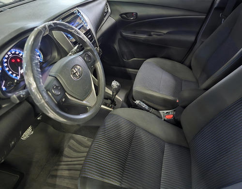 Toyota Yaris 1.3 16V FLEX XL LIVE MULTIDRIVE
