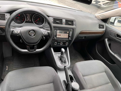 Volkswagen Jetta 2.0 Comfortline Flex 4p