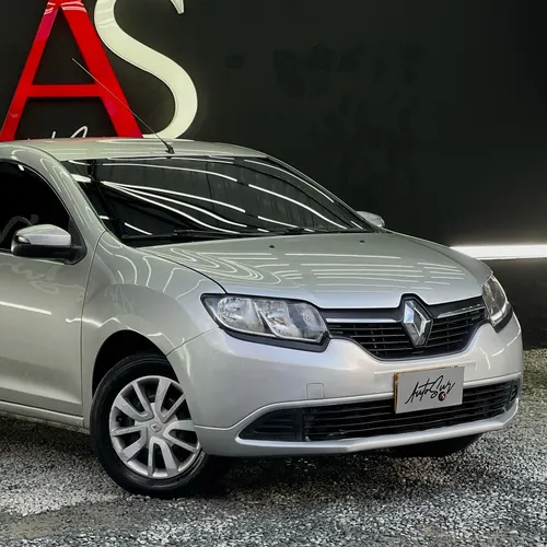 Renault Logan 1.6 Expression / Life +