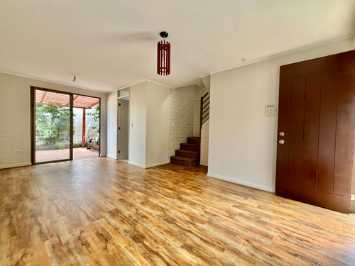 Cómoda Casa Con Excelente Ubicación En Buin