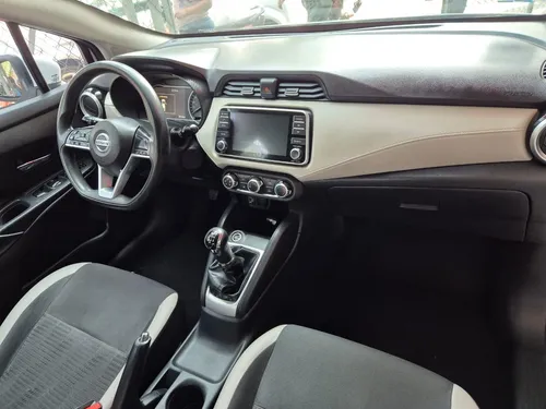 Nissan Versa 1.6 Advance Mt