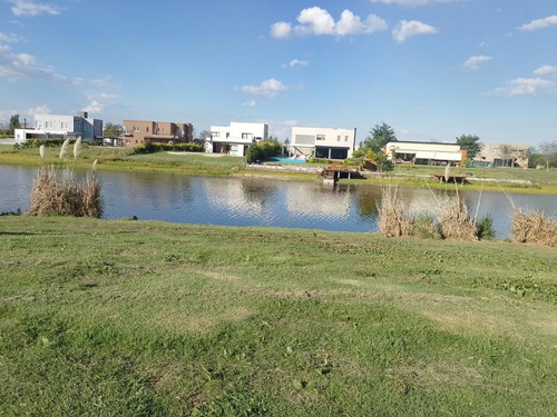 Imagen 1 de 5 de Hermoso Lote Al Agua En San Matias