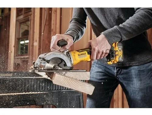 Sierra Circular 4 1/2 Max Atomic Dewalt DCS571B