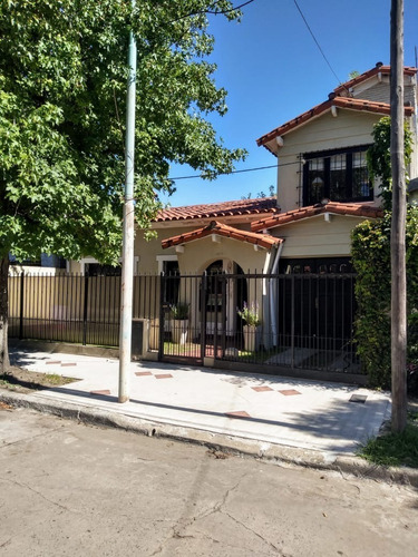 Imagen 2 de 6 de Chalet Impecable Excelente Ubicacion Permuta