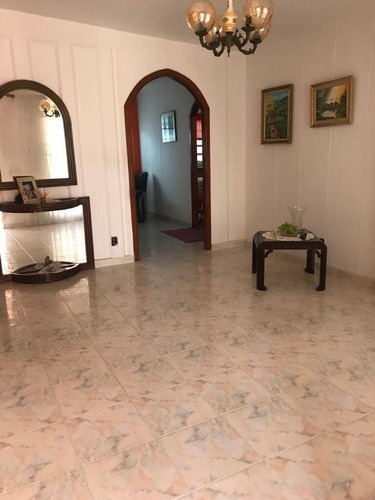 Casa Comercial En Esquina Con Galpón Y Almacén En Fundación Mendoza